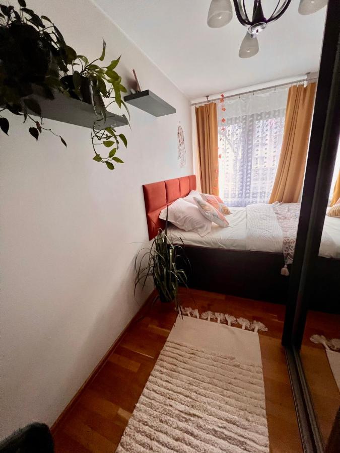 Yellow Apartment Airport Galeria Mokotow Netflix Warszawa Zewnętrze zdjęcie