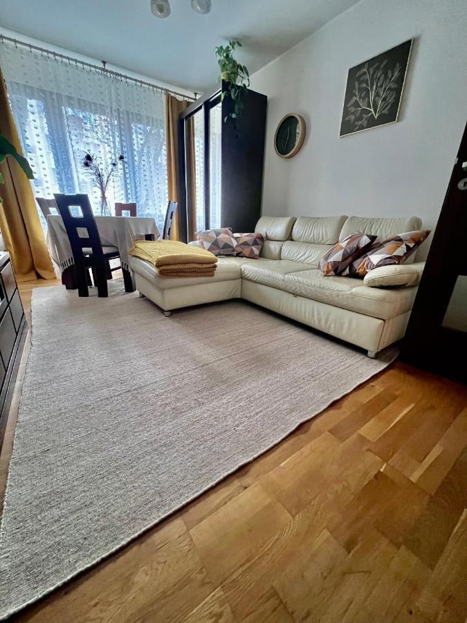 Yellow Apartment Airport Galeria Mokotow Netflix Warszawa Zewnętrze zdjęcie